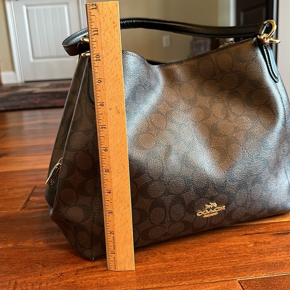 Coach Handbag - Picture 8 of 9